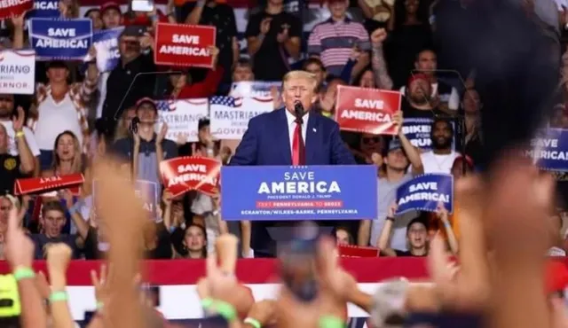 বাইডেন ‘রাষ্ট্রের শত্রু’: ট্রাম্প