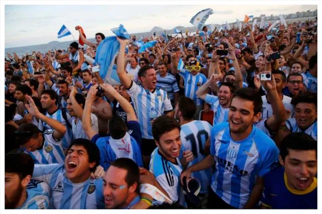 মেসির সাফল্য বাংলাদেশে বাঁধ-ভাঙা উচ্ছ্বাস