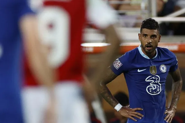 পশ্চিম লন্ডন থেকে পূর্ব লন্ডনে এলেন তারকা ফুটবলার