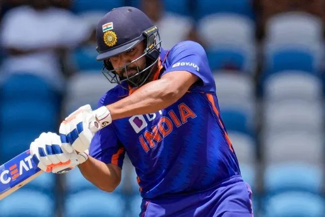 আজ ওডিআই ক্রিকেটে ৯,৫০০ রান পূর্ণ করলেন রোহিত শর্মা