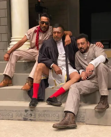 একত্রিত হলেন সঞ্জয় দত্ত, মিঠুন চক্রবর্তী, জ্যাকি শ্রফ এবং সানি দেওল