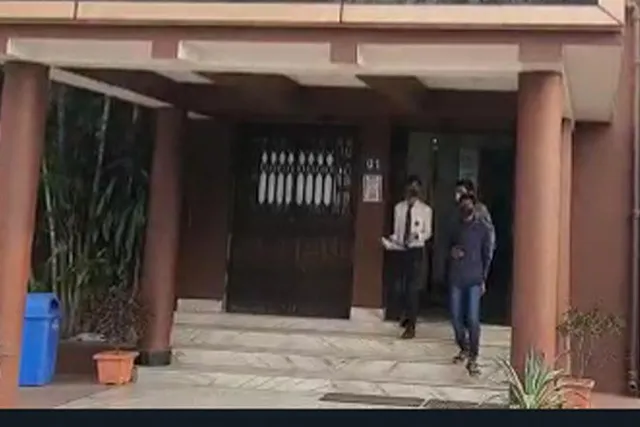 ইভটিজিংয়ের প্রতিবাদ করে প্রহৃত ছাত্র