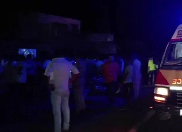 উত্তরপ্রদেশের মৈনপুরীতে ট্রাকের ধাক্কায় অবসরপ্রাপ্ত এসপি-সহ ৪ জনের মৃত্যু