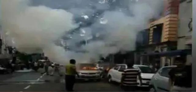 কলকাতায় চলন্ত গাড়িতে আগুন