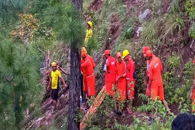 বাস দুর্ঘটনায় মৃতের সংখ্যা বেড়ে ৩২