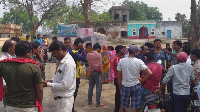জলের দাবিতে বিক্ষোভ স্থানীয়দের
