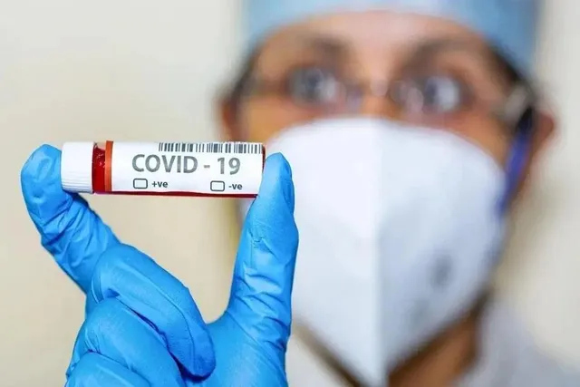 বাড়ছে করোনা! চিন্তায়  দেশবাসী