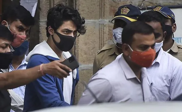 বড় ধাক্কা খান পরিবারে, আরিয়ানের জামিনের আর্জি খারিজ