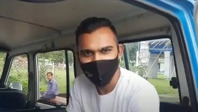 দুর্গাপুরে প্রতিমা বির্সজন সেরে ফেরার পর, বোমাবাজি ও গাড়ি ভাঙচুরের অভিযোগ