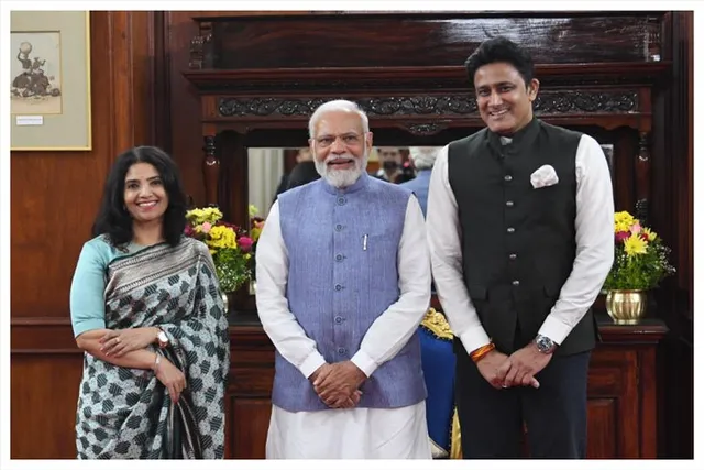 প্রধানমন্ত্রীর সঙ্গে কথা বললেন অনীল কুম্বলেরা