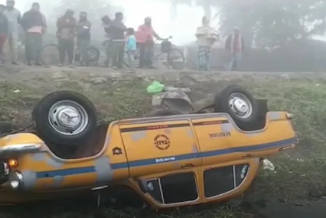 ঘন কুয়াশা: বাসন্তীতে পথ দুর্ঘটনা