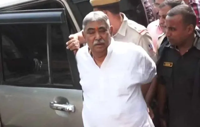 দুই রাজ্যে আটকে জোড়া শুনানি, তারই মাঝে আসানসোল আদালতে পেশ অনুব্রতকে