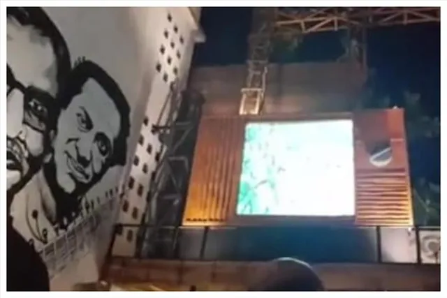 জনসমুদ্র সন্তোষপুর লেক পল্লীতে