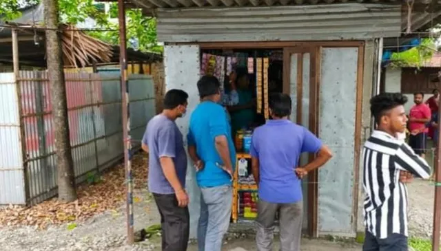 রাজগঞ্জের ফুলবাড়ি এলাকায় দোকানে চুরির ঘটনাকে কেন্দ্র করে চাঞ্চল্য