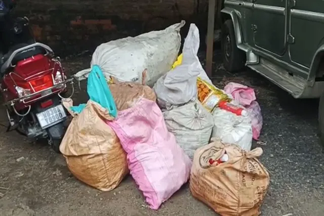 নিয়ামতপুরে ইডি ও কুলটি থানা পুলিশের যৌথ অভিযান