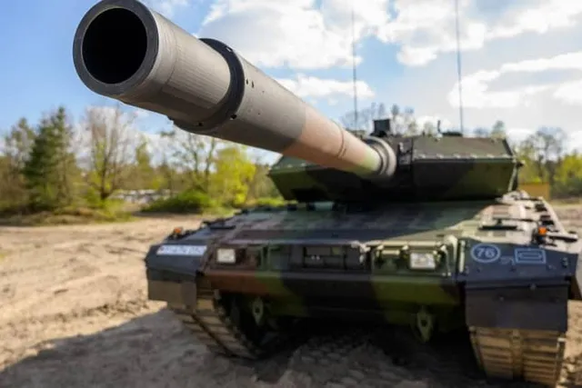 তিন মাসের মধ্যে ইউক্রেনে লেপার্ড ২ ট্যাংক পাঠাবে জার্মানি