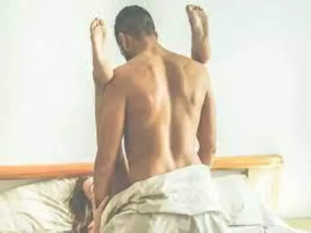মাত্র ৩-5 মিনিটেই আপনার স্ত্রীর অর্গাজম হবে এই সেক্স পজিশনে