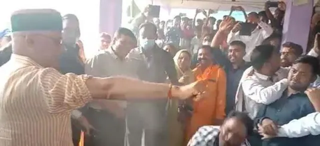 চাবুকের মার খেলেন মুখ্যমন্ত্রী! ভাইরাল ভিডিও...