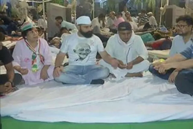 রাতেই শুরু কংগ্রেসের প্রতিবাদ, জারি হল ১৪৪ ধারা