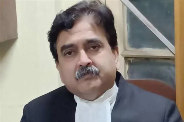 রোল নম্বর, জন্ম তারিখ না দিলে কেন দেখা যাচ্ছে না ওএমআর? অসন্তুষ্ট বিচারপতি গঙ্গোপাধ্যায়