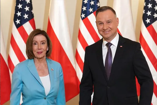 পোল্যান্ডের রাষ্ট্রপতির সঙ্গে দেখা করলেন মার্কিন হাউস স্পিকার
