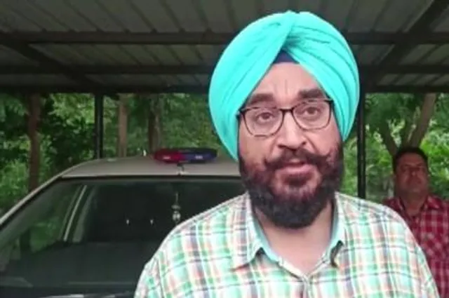 লেবার রুমে ভর্তি নেয়নি, হাসপাতালের মেঝেতেই সন্তান প্রসব করলেন মহিলা