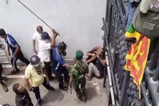 বিক্ষোভকারীদের ওপর নৃশংস মার, আরও এক ভিডিও ভাইরাল