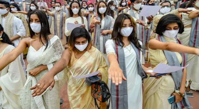 প্রথমবার ভারতে পুরুষের থেকে বাড়ল নারীর সংখ্যা