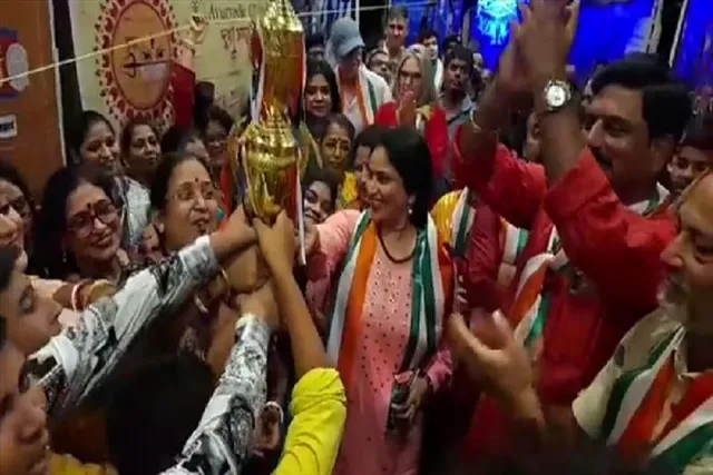 চতুর্থ সেরা পুজোর স্বীকৃতি জিতে নিল হরিদেবপুর নিউ স্পোর্টিং