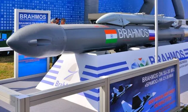 ভেঙে পড়ল ব্রাহ্মস মিসাইল