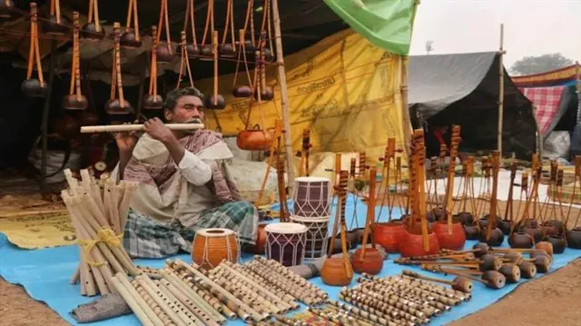 এখনই কাটছে না পৌষমেলা জট