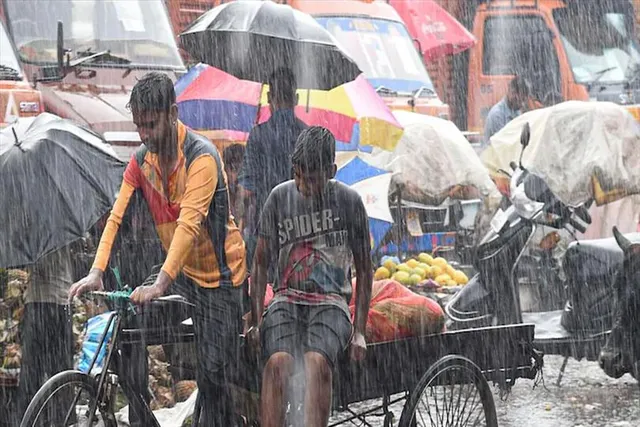 আরও ঘনাচ্ছে বর্ষার মেঘ