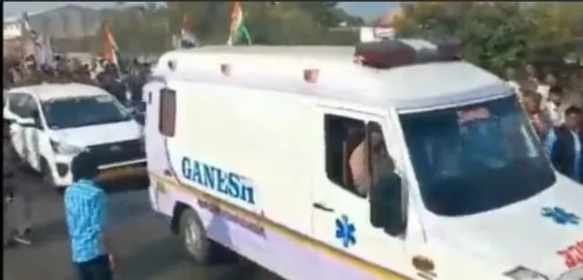 ভারত জোড়ো যাত্রার সময় অ্যাম্বুল্যান্সকে রাস্তা ছাড়লেন রাহুল, দেখুন ভিডিও