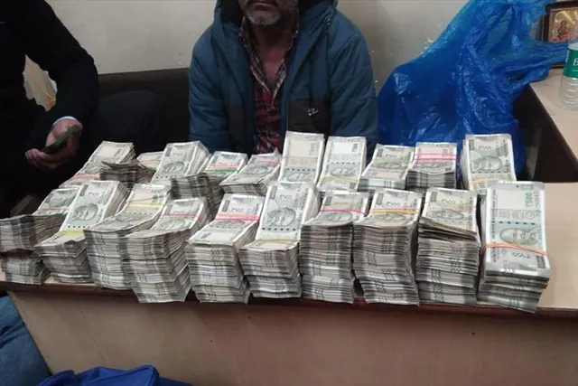 তল্লাশি চালিয়ে নগদ ৪৭ লক্ষ টাকা বাজেয়াপ্ত করল CBI