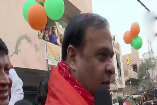 'নাটক করতে কেজরিওয়াল সেরা'