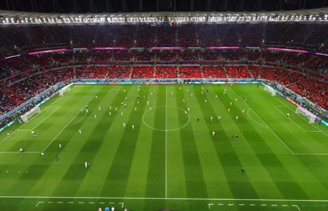 মার্কিন যুক্তরাষ্ট্র বনাম ওয়েলস: খালি আসন কিন্তু কিকঅফের আগে প্রচুর শব্দ