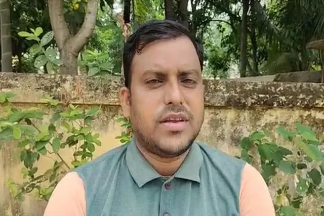 পঞ্চায়েত কার্যালয় ঘেরাও ১০০ দিনের কর্মীদের, শুনুন পঞ্চায়েত প্রধানের বক্তব্য