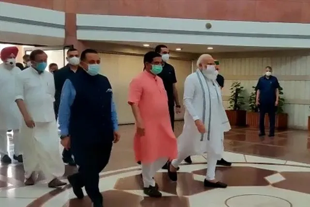 অধিবেশনের আগেই দিল্লিতে বিজেপির সংসদীয় কমিটির বৈঠক শুরু