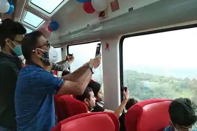 মুম্বাই-পুনে প্রগতি এক্সপ্রেসে পুনরায় চালু হতে চলেছে ভিস্তাডোম কোচ