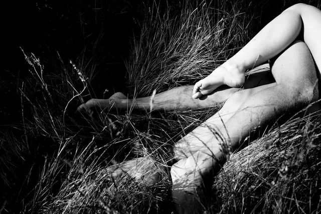 আয়নার সামনে করুন