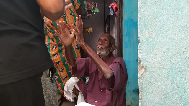 বৃদ্ধ বাবা-র ওপর নির্যাতনের অভিযোগ শিক্ষক পুত্রের বিরুদ্ধে