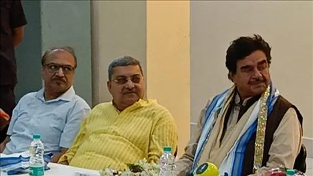 শত্রুঘ্ন সিনহার সমর্থনে প্রচারে কল্যাণ