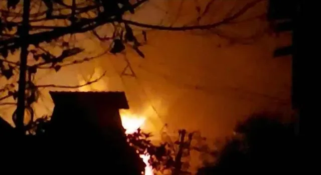 রাতের শহরে পুড়ে ছাই পরপর দুটো কারখানা