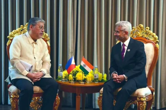 ফিলিপাইনের পররাষ্ট্রসচিবের সঙ্গে সাক্ষাৎ করলেন জয়শঙ্কর