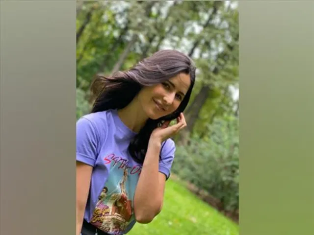 রাশিয়ায় ফুরফুরে মেজাজে ক্যাটরিনা, দেখুন ছবি