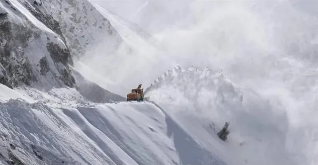 ভারী তুষারপাত, বন্ধ শ্রীনগর-লেহ হাইওয়ে