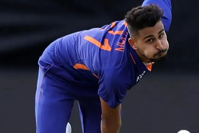 নিজের রেকর্ড আরও উন্নত করলেন ওমরান মালিক