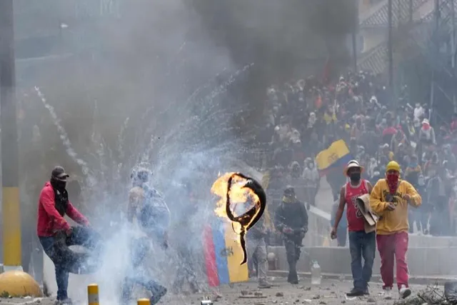 কুইটোতে সরকারের বিরুদ্ধে বিক্ষোভ, মৃত ১