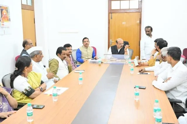 প্রধানমন্ত্রীর সফরের আগে বিধায়ক এবং নেতাদের সঙ্গে বৈঠক করলেন মুখ্যমন্ত্রী