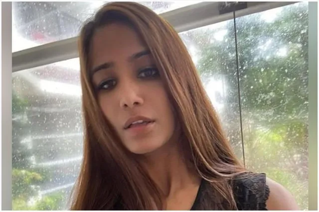 রাজ কুন্দ্রা মামলায় অন্তর্বর্তীকালীন স্বস্তি পেলেন পুনম পান্ডে